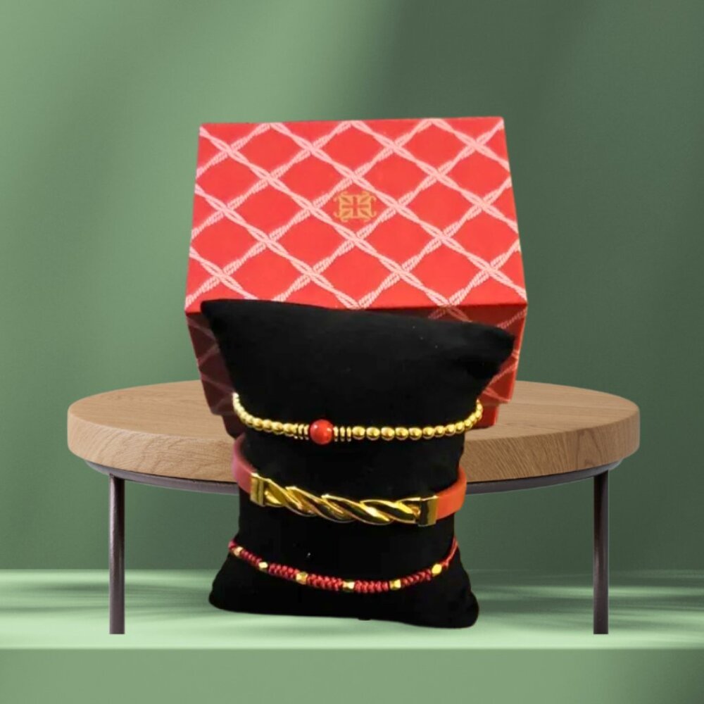 All about red Cuff Set